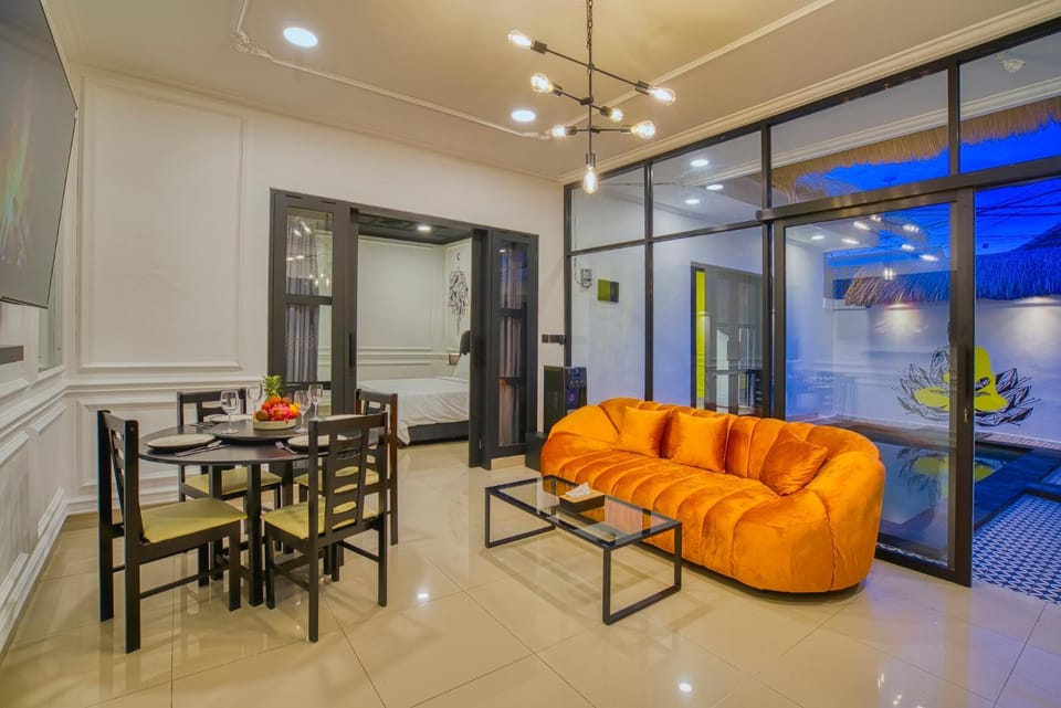 Seating area, Dining area