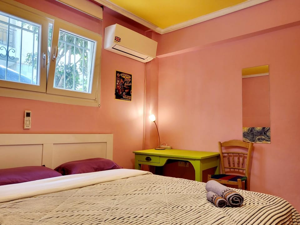 Bed, Bedroom, air conditioner