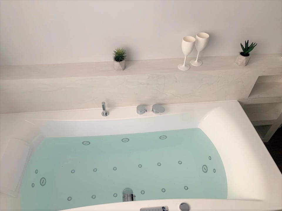 Hot Tub, Bathroom, Bath