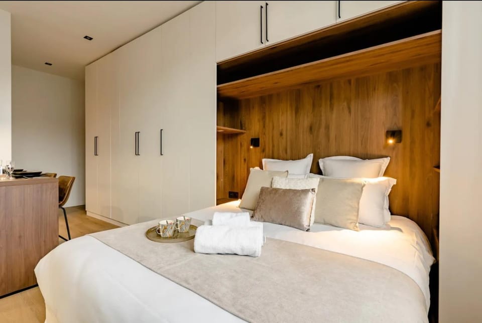Bed, Photo of the whole room, Bedroom, towels, wardrobe