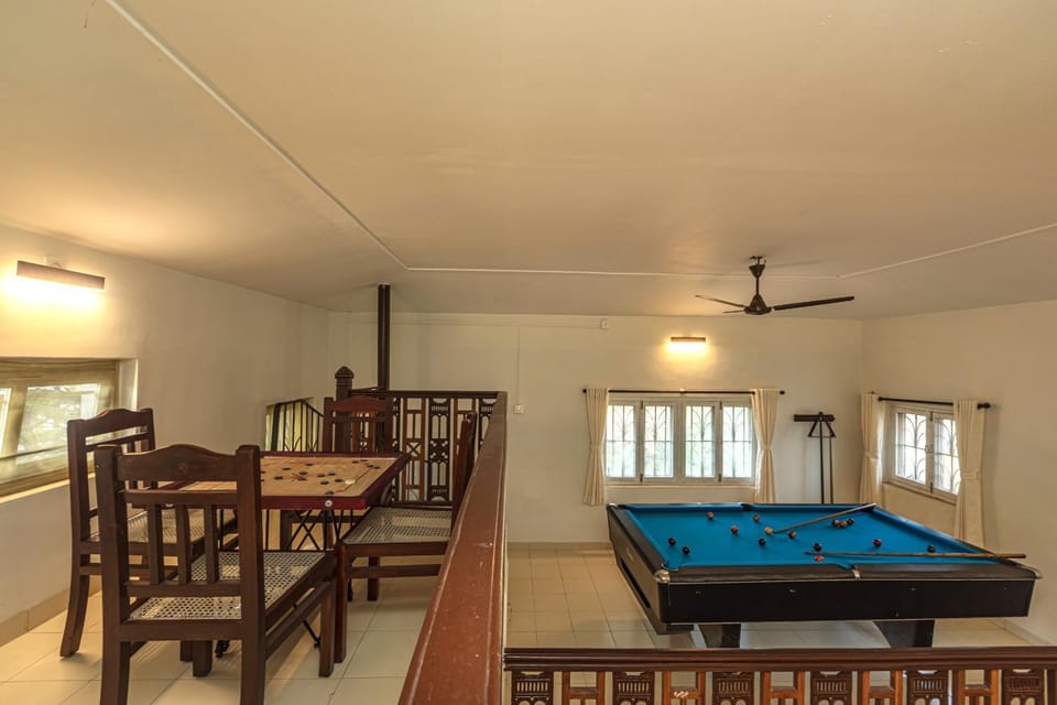 Billiard, Game Room, fireplace