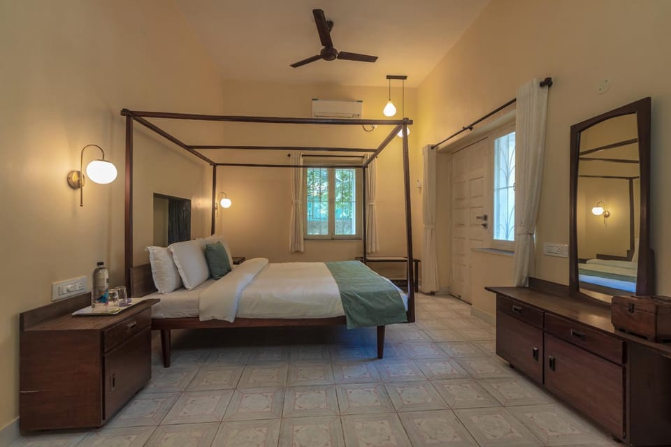 Bed, View (from property/room), Photo of the whole room, Bedroom, Garden view, fireplace, hair dresser, wardrobe, air conditioner