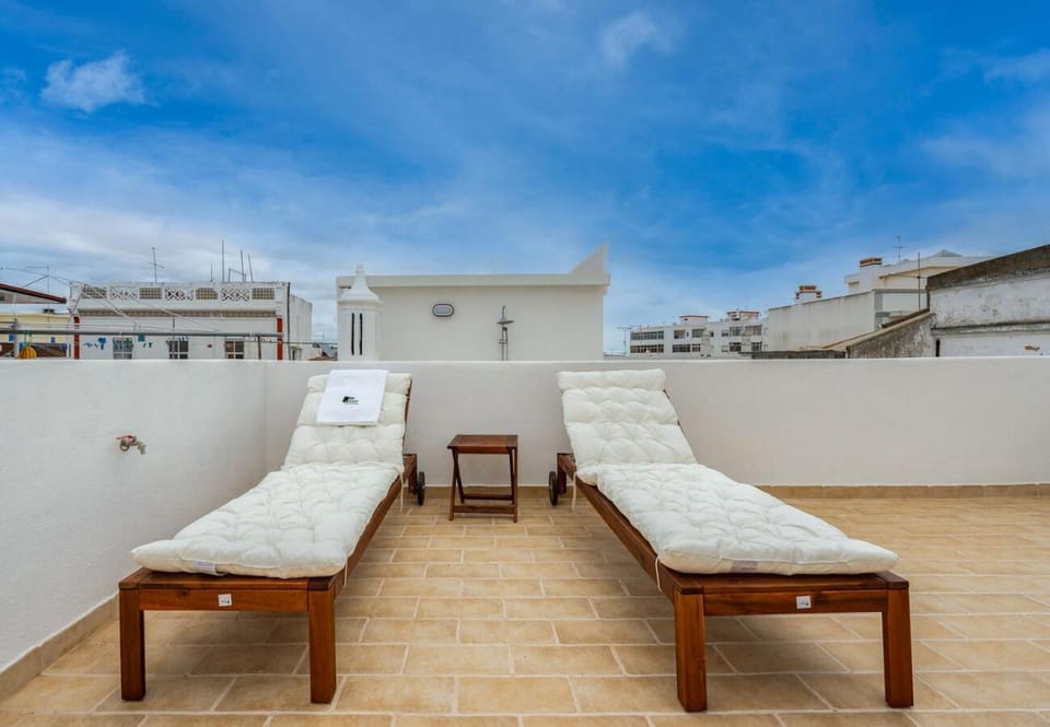 View (from property/room), Balcony/Terrace, sunbed