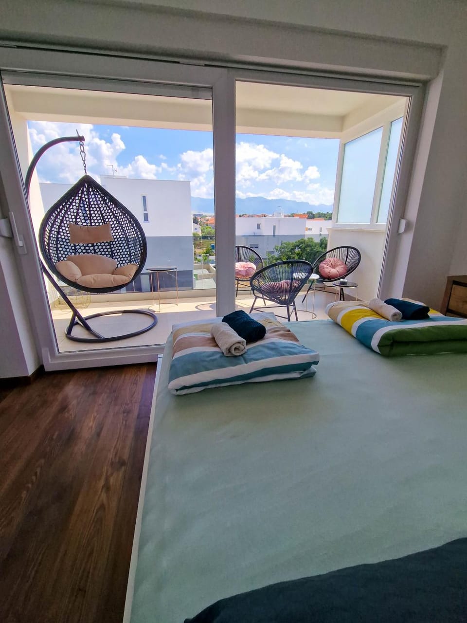 Bed, Natural landscape, View (from property/room), Balcony/Terrace, Bedroom