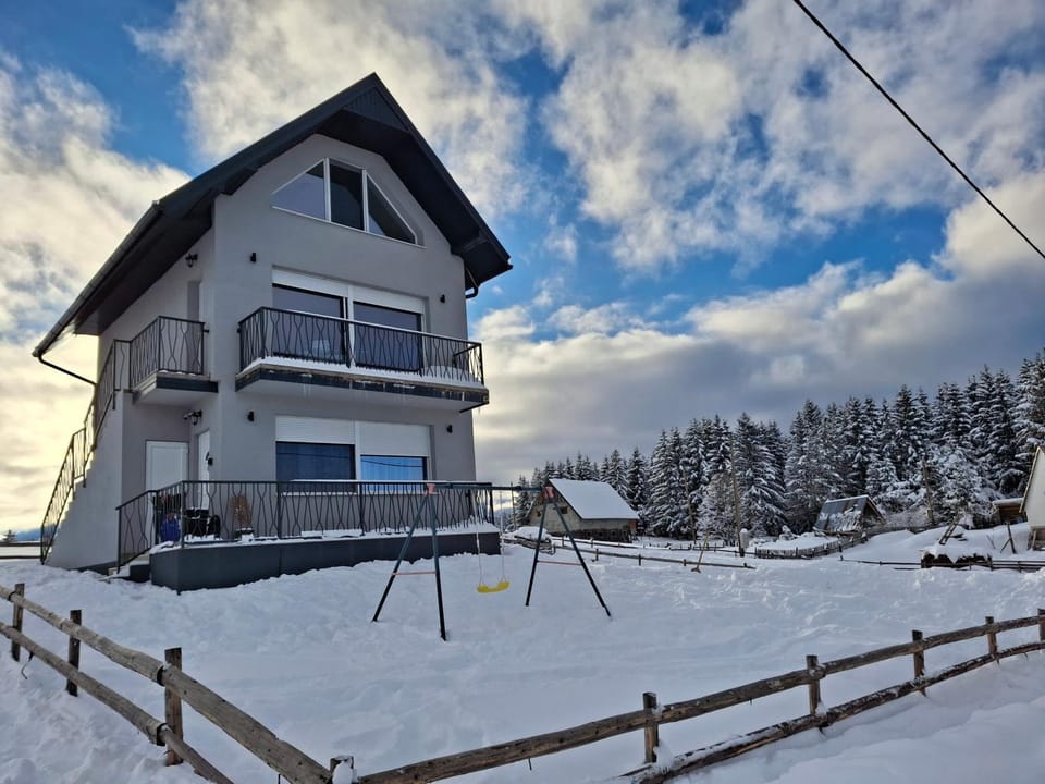 Property building, Day, Winter