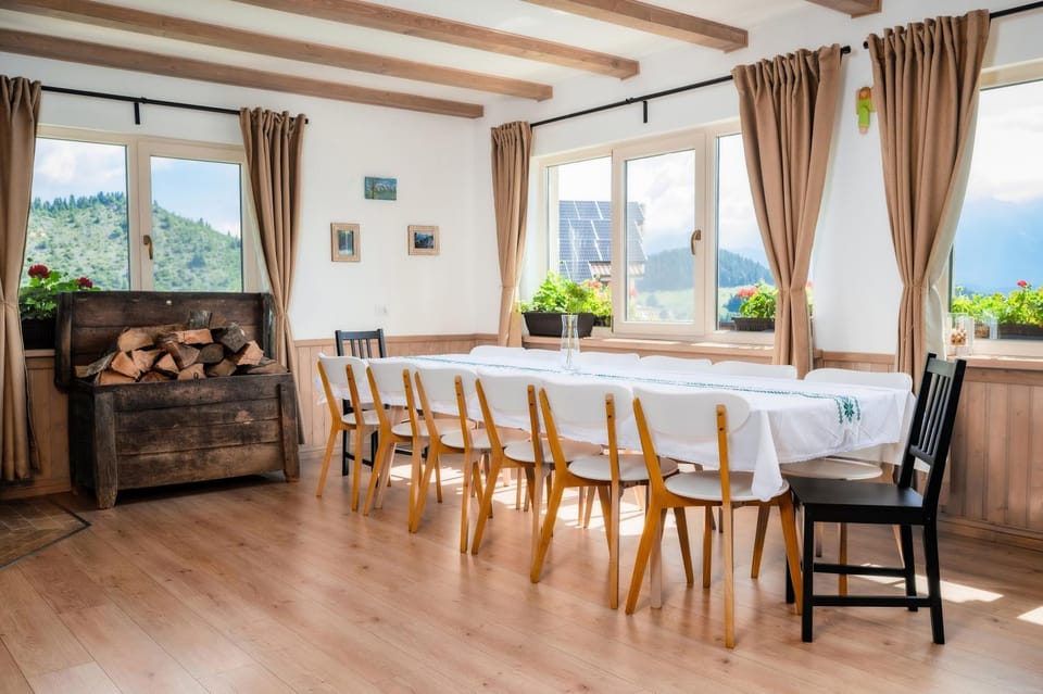 Cabana Maia House in Brașov County