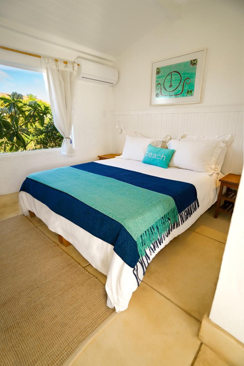 Bed, Photo of the whole room, Bedroom, air conditioner