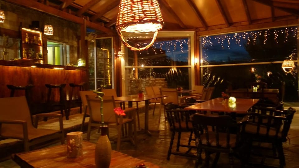 Night, Lounge or bar, Lounge or bar, Food and drinks