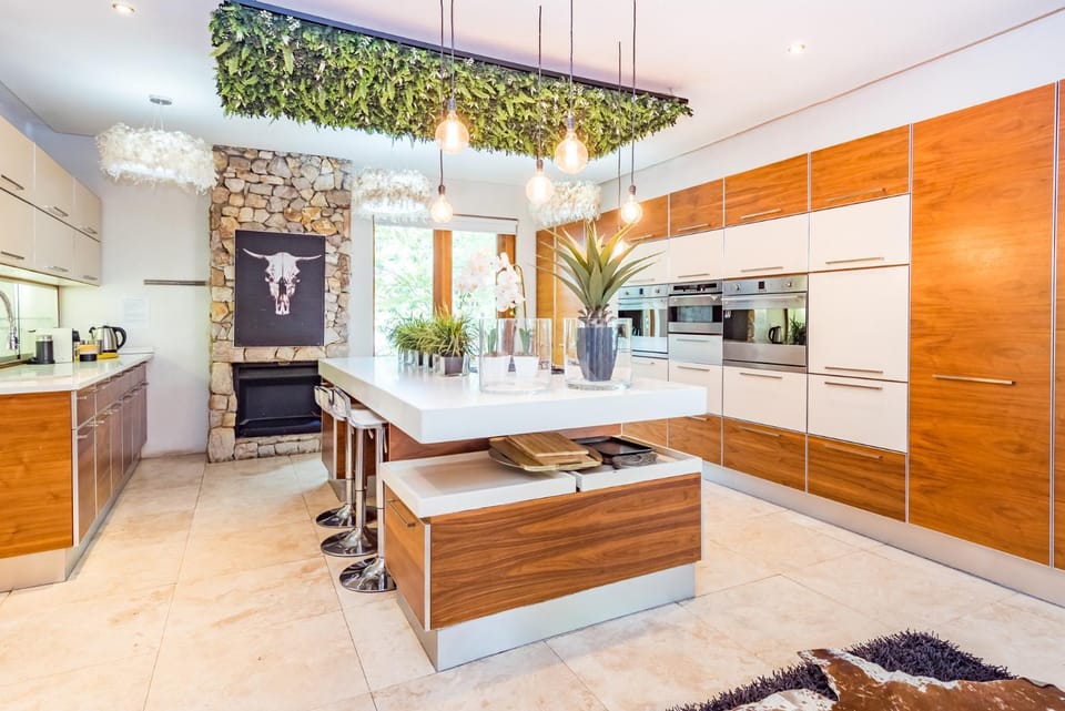 Kitchen or kitchenette, dishwasher, oven, stove