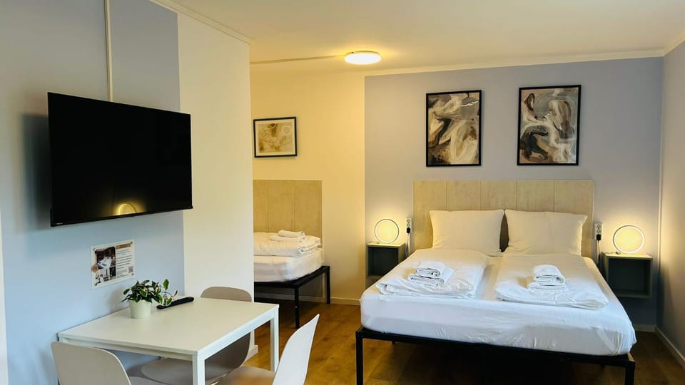 Photo of the whole room, Bedroom