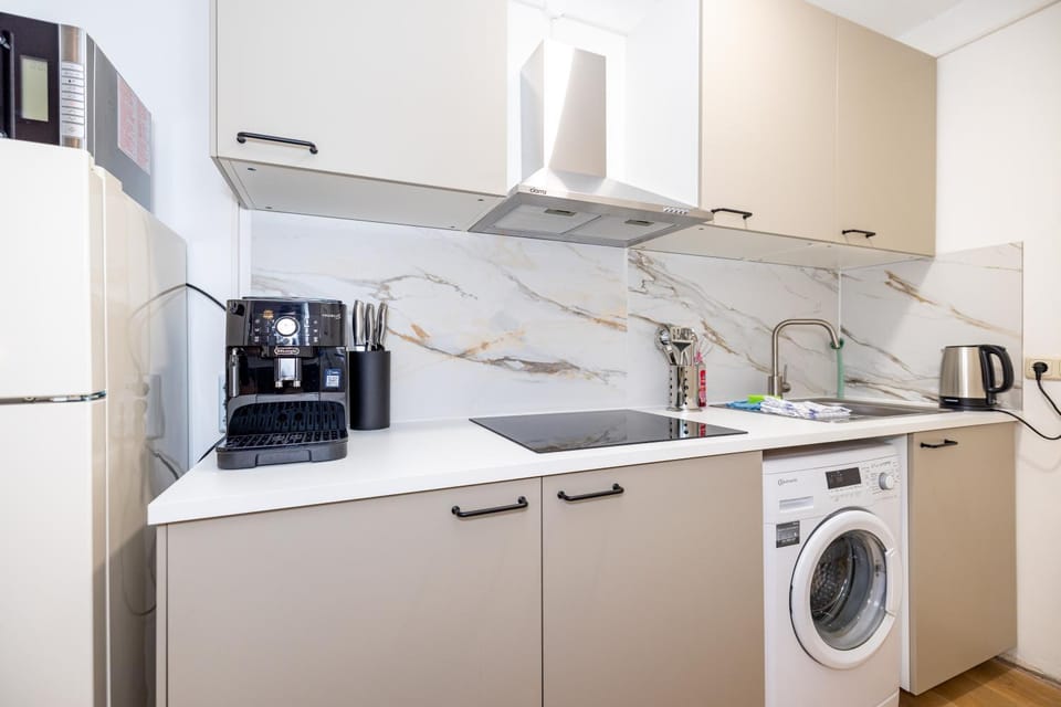 Coffee/tea facilities, Kitchen or kitchenette, washing machine