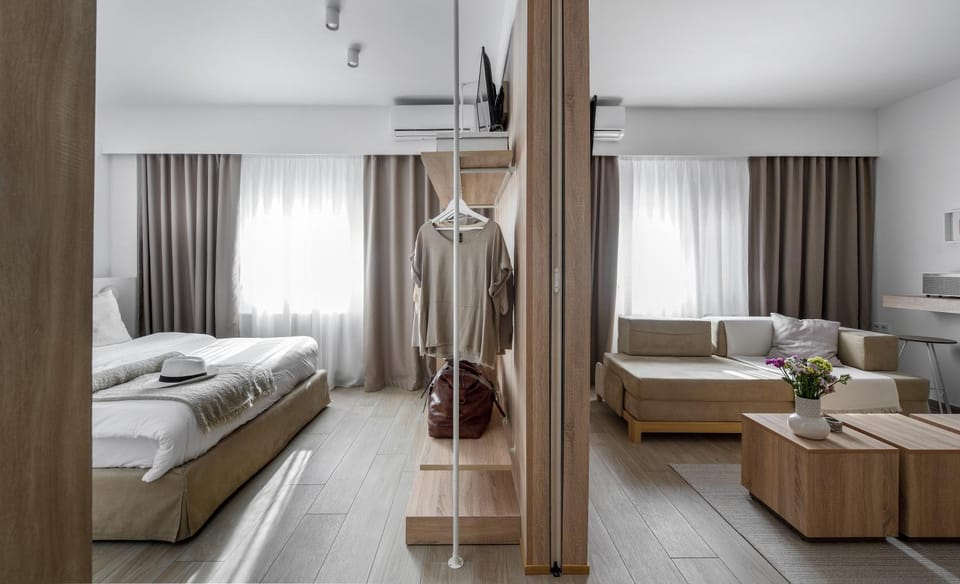 Photo of the whole room, Seating area, wardrobe