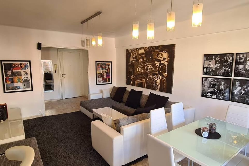 CENTRE, 3P/TERRASSE , 300 m PLAGES. Apartment in Cannes