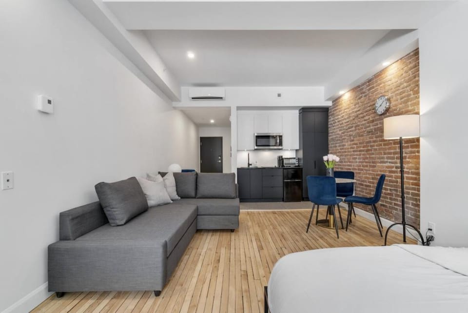 Bed, Kitchen or kitchenette, Living room