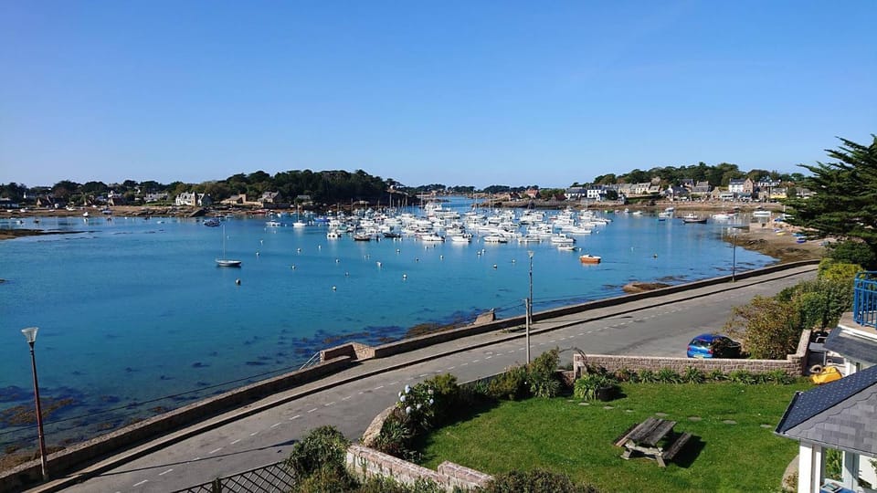 Appartement avec WIFI, VUE SUR LE PORT DE PLOUMANAC'H à PERROS-GUIREC - Réf 876 Apartment in Perros-Guirec