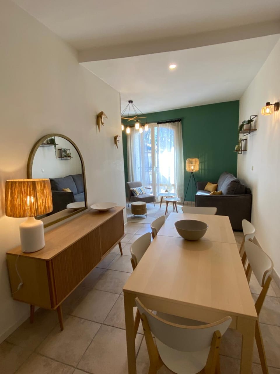Kitchen or kitchenette, Living room, Seating area, Dining area