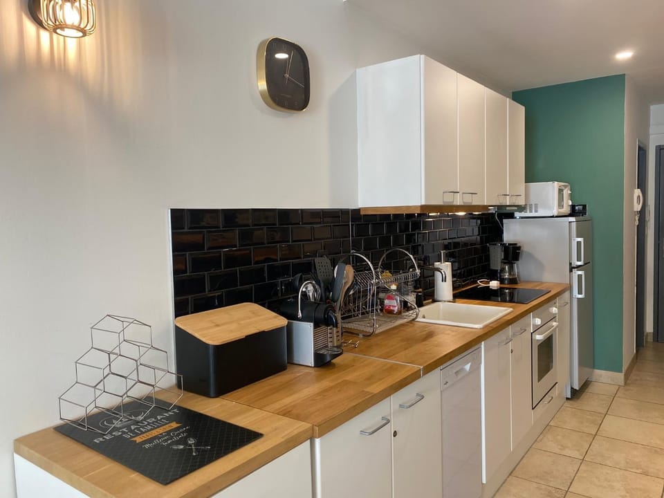 Coffee/tea facilities, Kitchen or kitchenette, dishwasher, minibar, pet friendly, stove, toaster