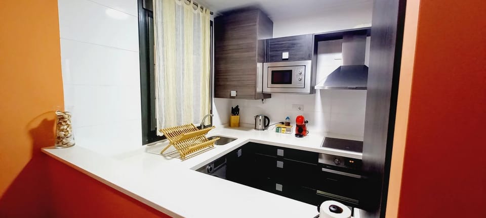 Kitchen or kitchenette, minibar, pet friendly, stove