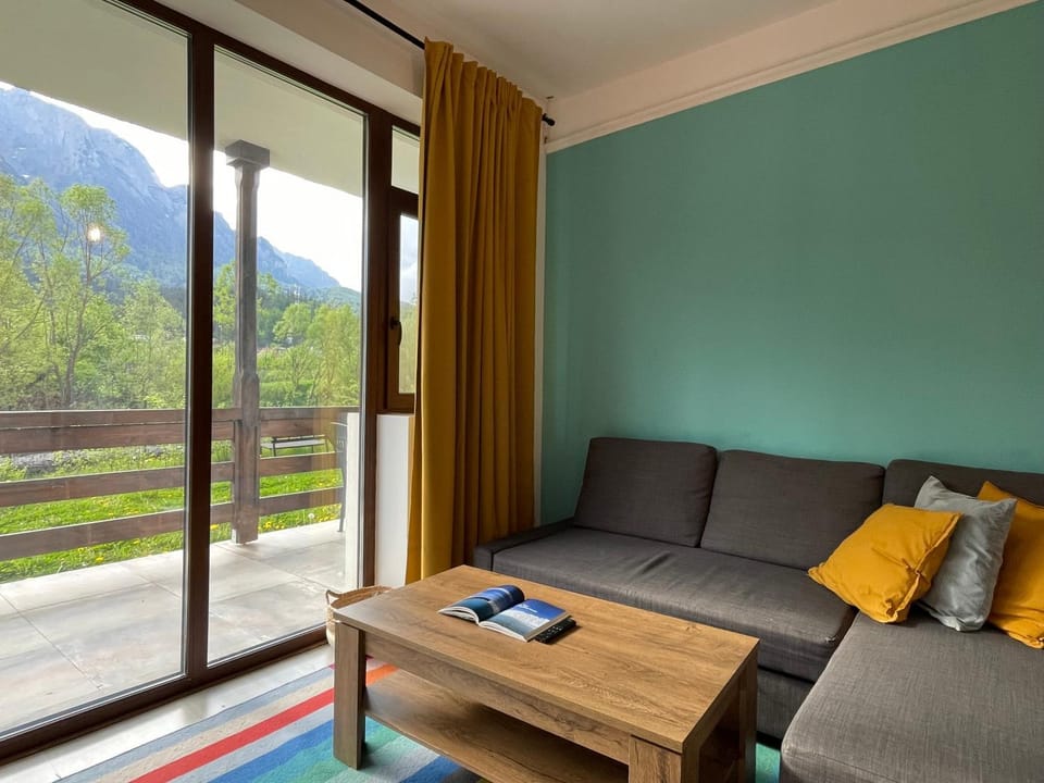 Balcony/Terrace, Balcony/Terrace, Living room, Garden view, Garden view, Mountain view, Mountain view