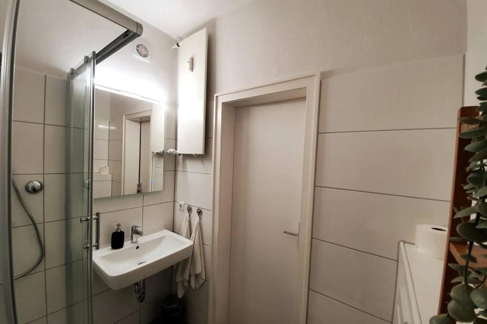 Shower, Bathroom, towels