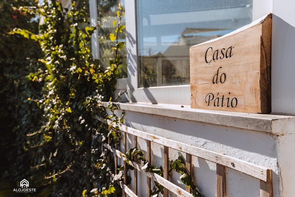 Casa do Pátio - 3 Bedrooms, Ponte Rol Villa in Lisbon District