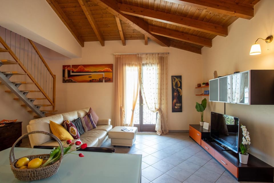TV and multimedia, Living room, Dining area