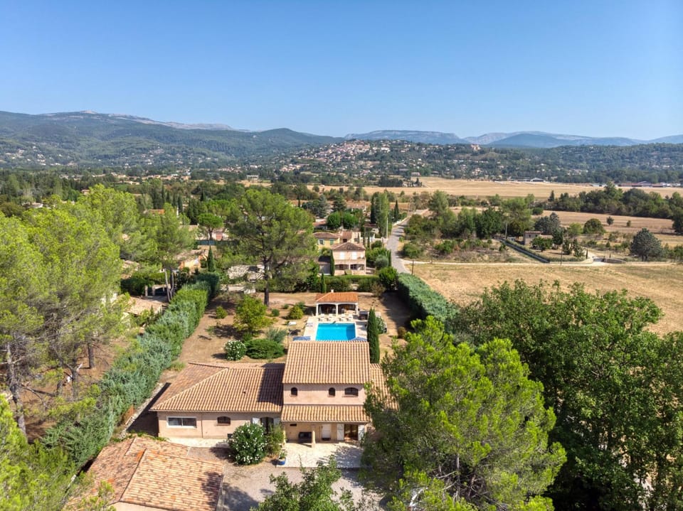 Property building, Natural landscape, Bird's eye view, Mountain view, Pool view