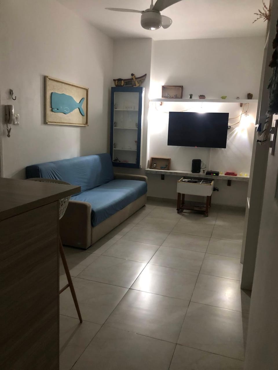 Apto em Santos com AR e Wi-Fi na rua da praia Apartment in Santos