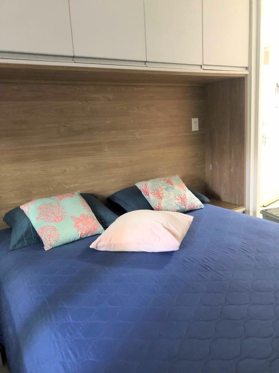 Apto em Santos com AR e Wi-Fi na rua da praia Apartment in Santos
