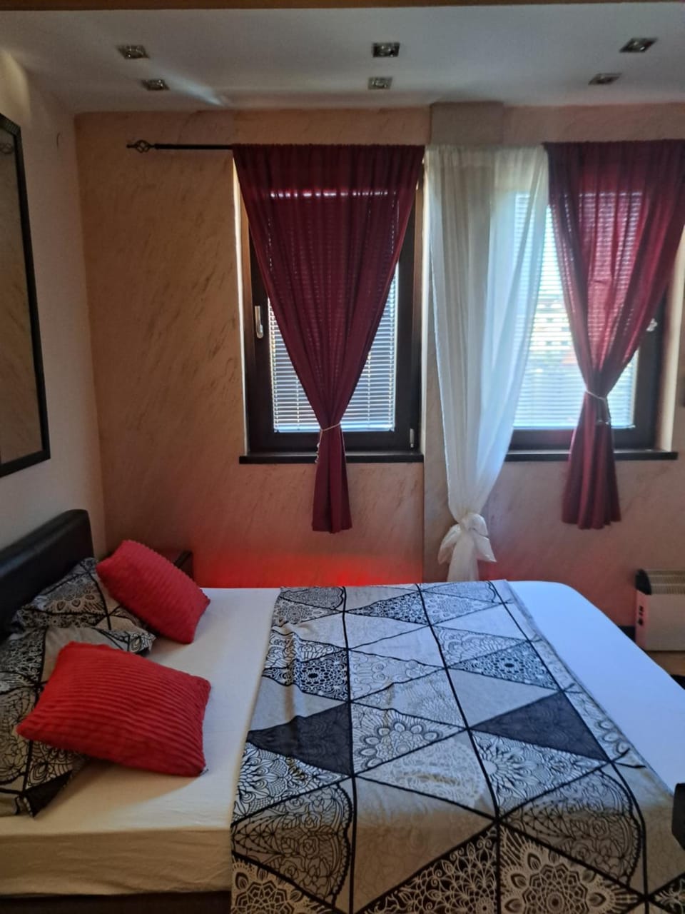 Queen 2 Apartment in Serbia