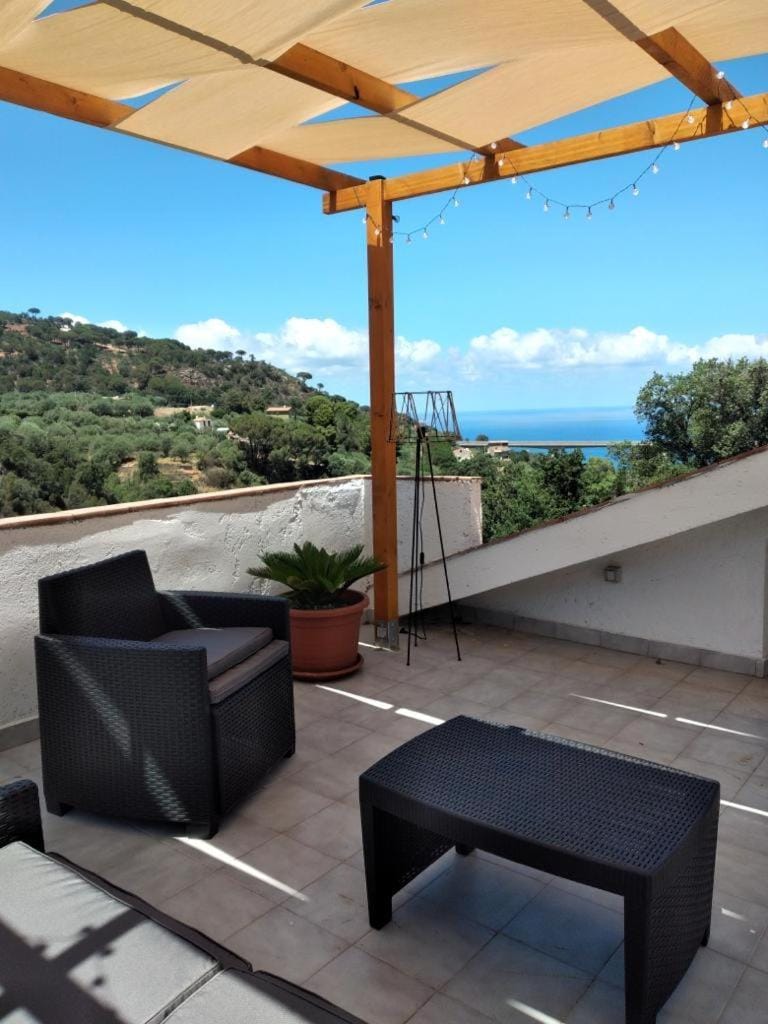 Natural landscape, Balcony/Terrace, Mountain view, Sea view