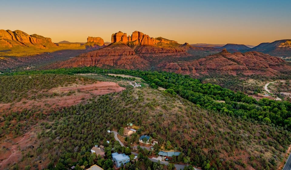 Nearby landmark, Neighbourhood, Natural landscape, Activities, Hiking, Cycling