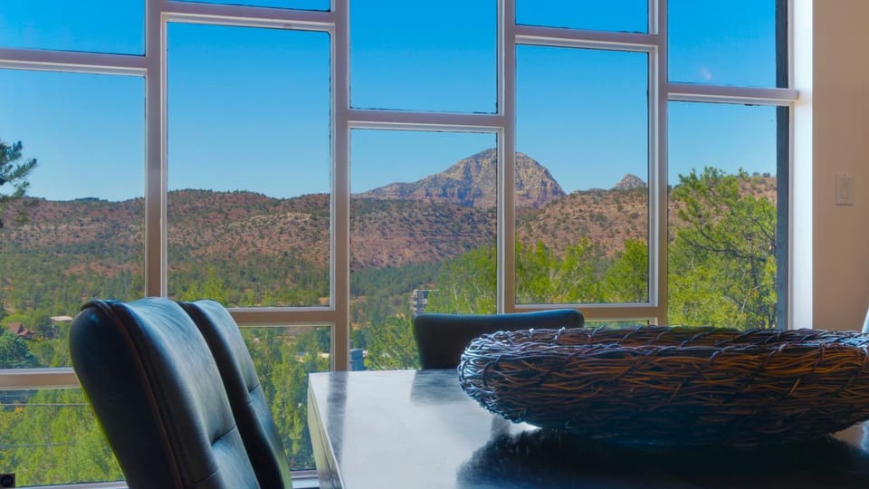 Dining area, Mountain view