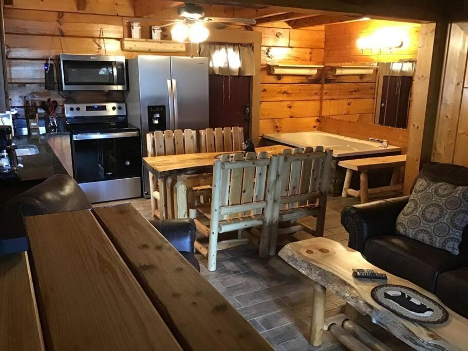 Kitchen or kitchenette, Living room, Dining area, minibar, pet friendly, stove