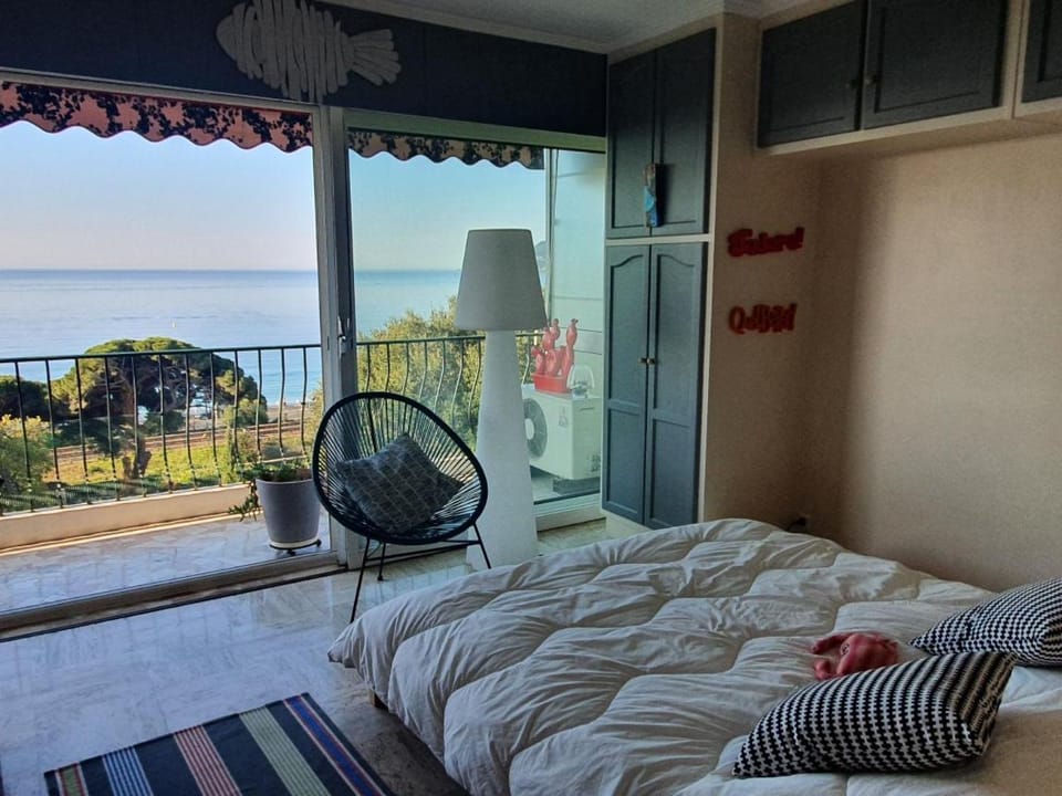 Appartement vue mer panoramique, plage 150M, terrasse, parking privé, clim Apartment in Cannes