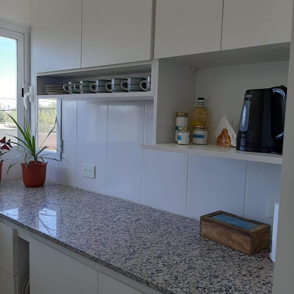 Coffee/tea facilities, Kitchen or kitchenette, minibar