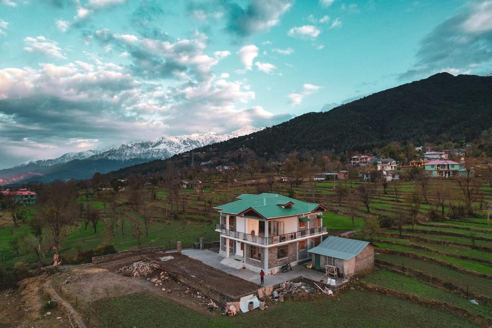 Property building, Bird's eye view, Mountain view