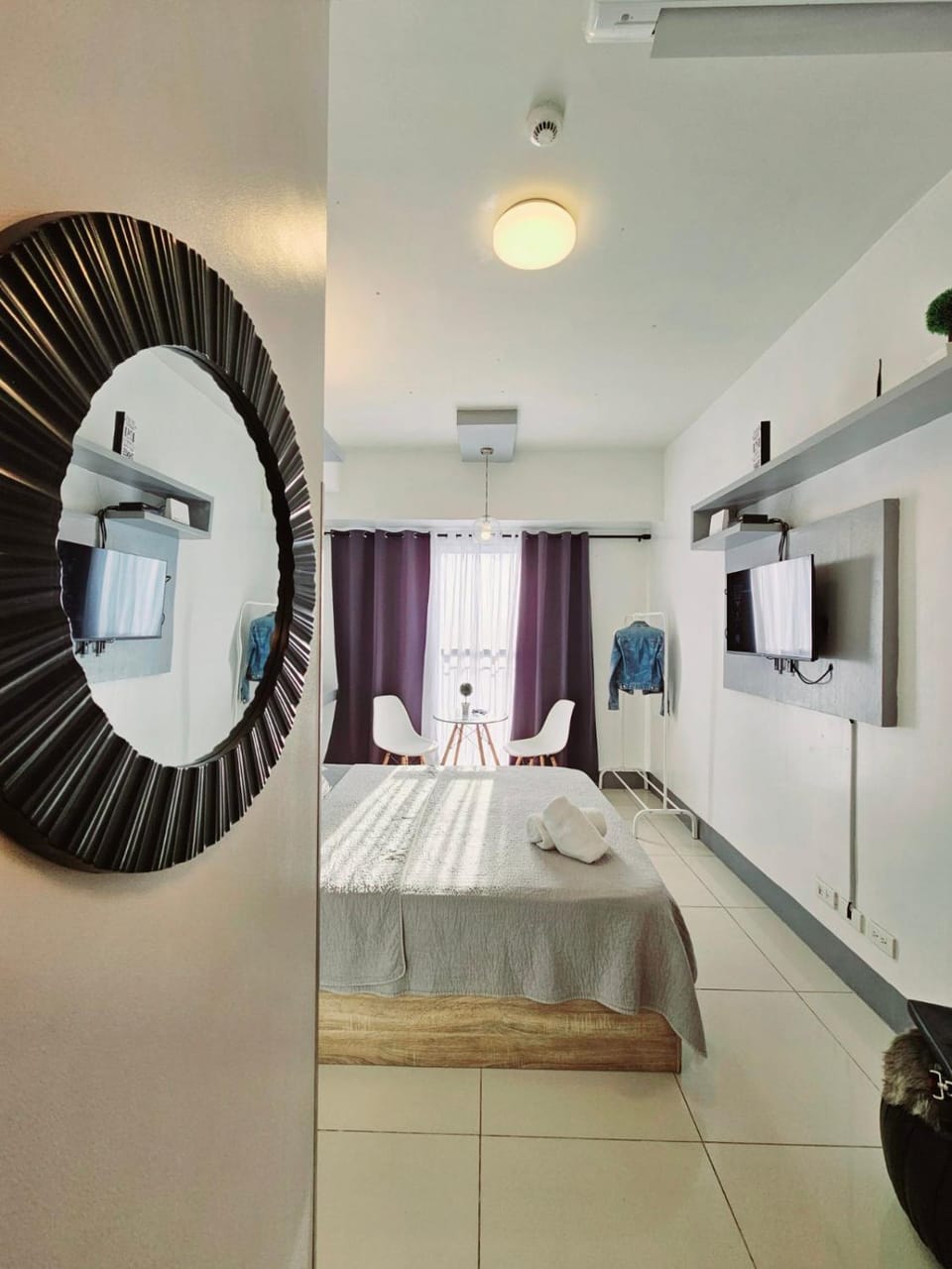 Tagaytay Nordic Nest Staycation at Wind Residences with Netflix Wifi near Sky Ranch Apartment hotel in Tagaytay