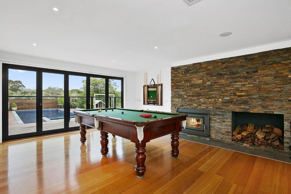 Billiard, Game Room, fireplace