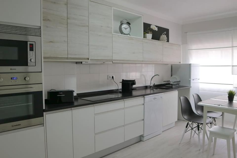 Beautiful and cozy flat close to beach and center Apartment in Lagos