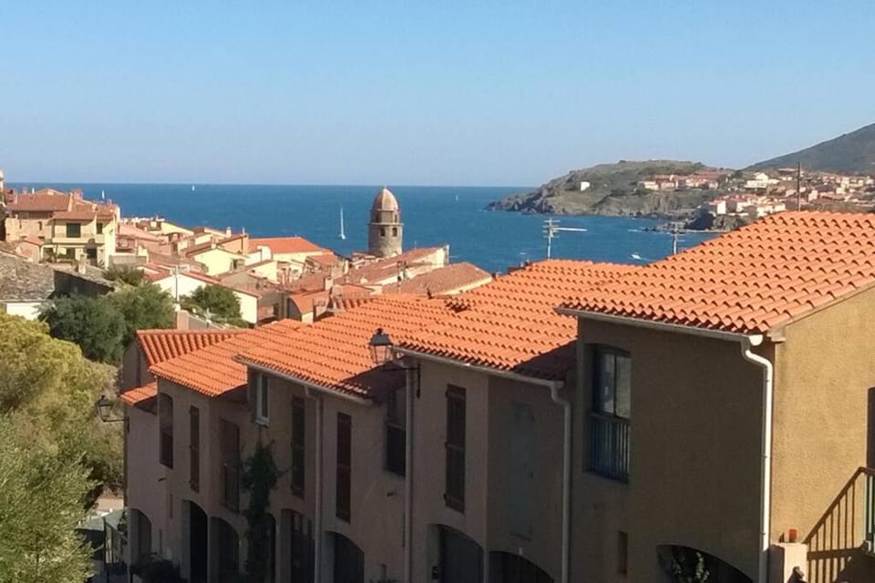 Nearby landmark, Natural landscape, City view, Sea view