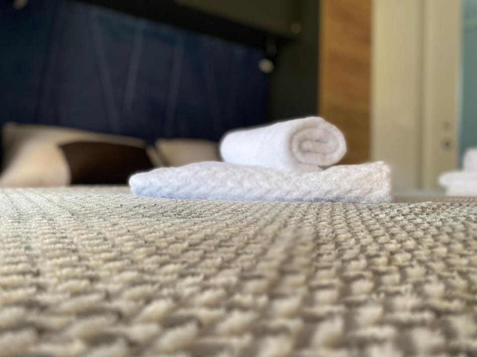 Bed, Photo of the whole room, Bedroom, towels