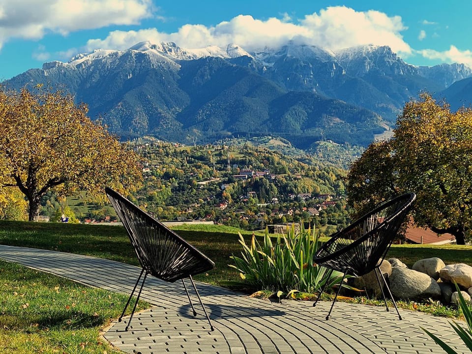 Day, Natural landscape, Bird's eye view, Garden, View (from property/room), Balcony/Terrace, Seating area, Garden view, Mountain view