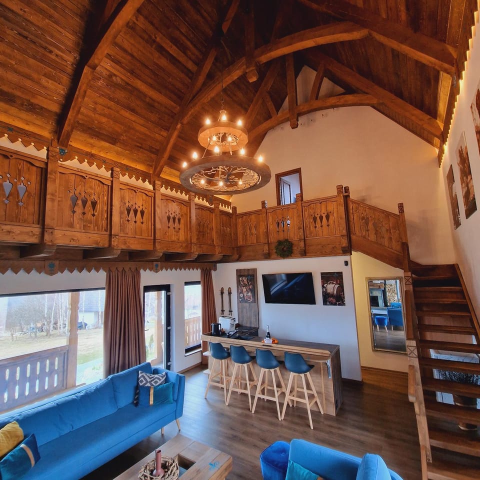 Property building, Communal lounge/ TV room, TV and multimedia, Coffee/tea facilities, Kitchen or kitchenette, Living room, Lounge or bar, Seating area, Evening entertainment