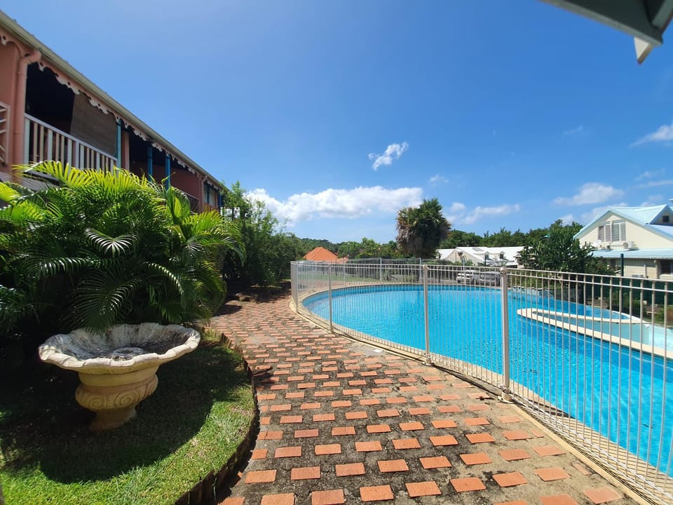 Garden, Swimming pool