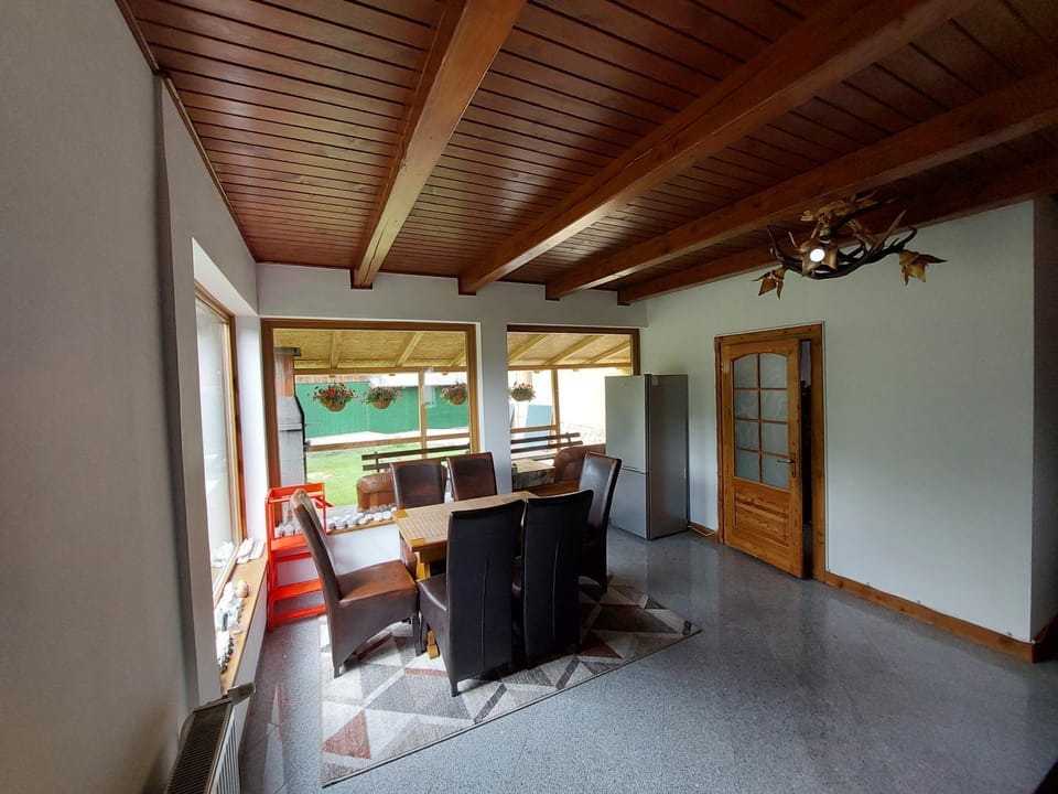 Casa Sandu-Sadova Bed and Breakfast in Romania