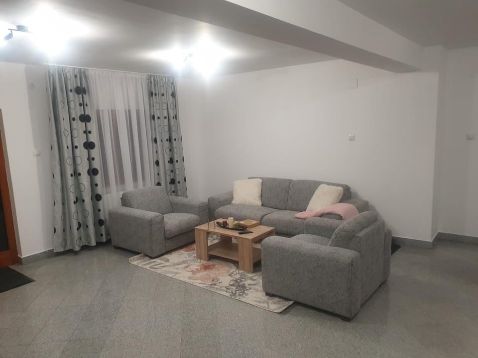 Casa Sandu-Sadova Bed and Breakfast in Romania