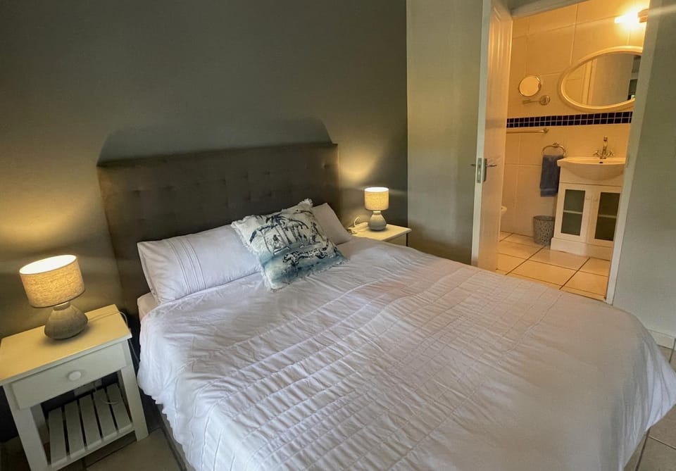 Bed, Bedroom, wardrobe, air conditioner