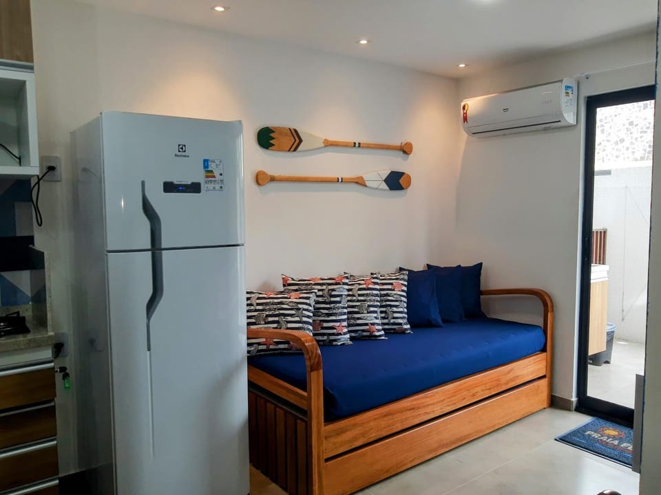 Kitchen or kitchenette, Living room, Decorative detail, Seating area, air conditioner