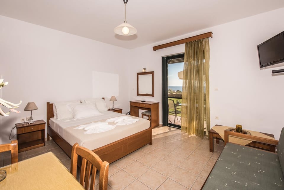 Bed, Bedroom, Sea view